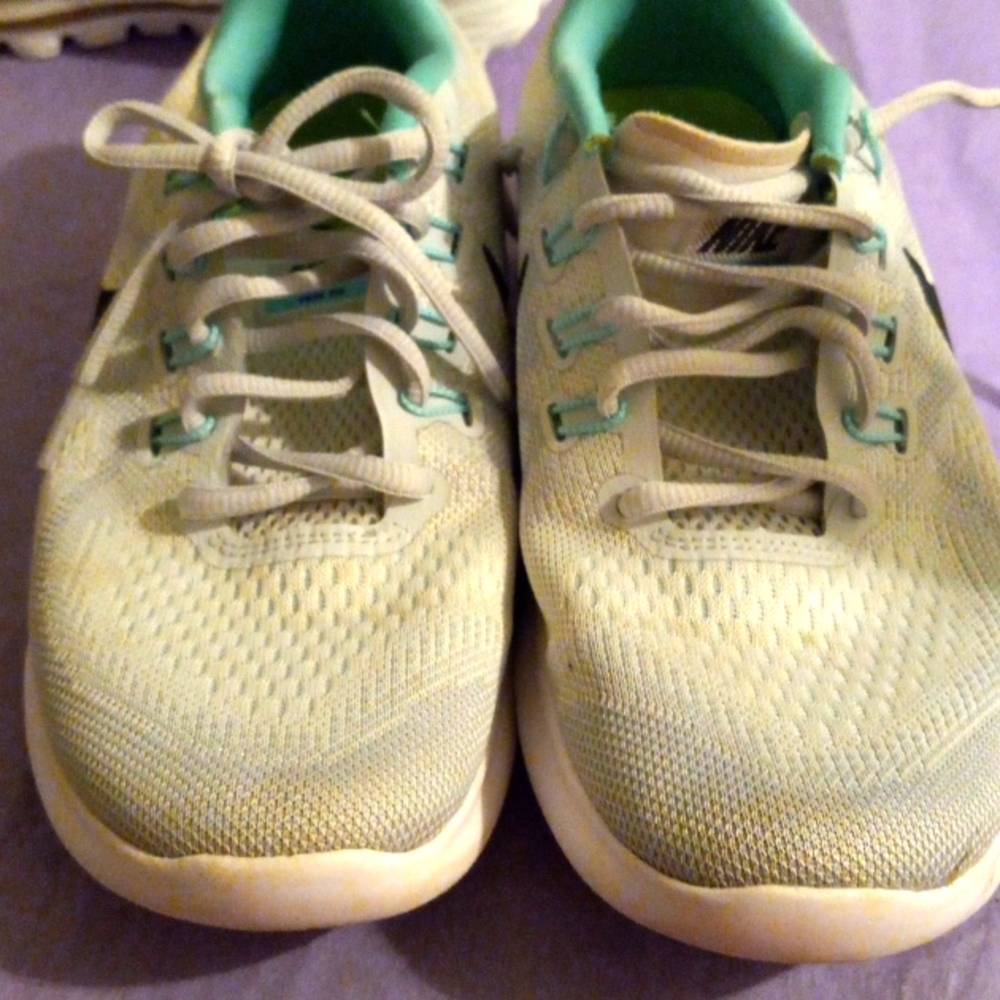 Shoes sports nike
